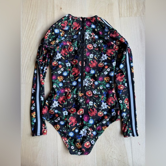 The Upside Paddlesuit - Picture 4 of 4